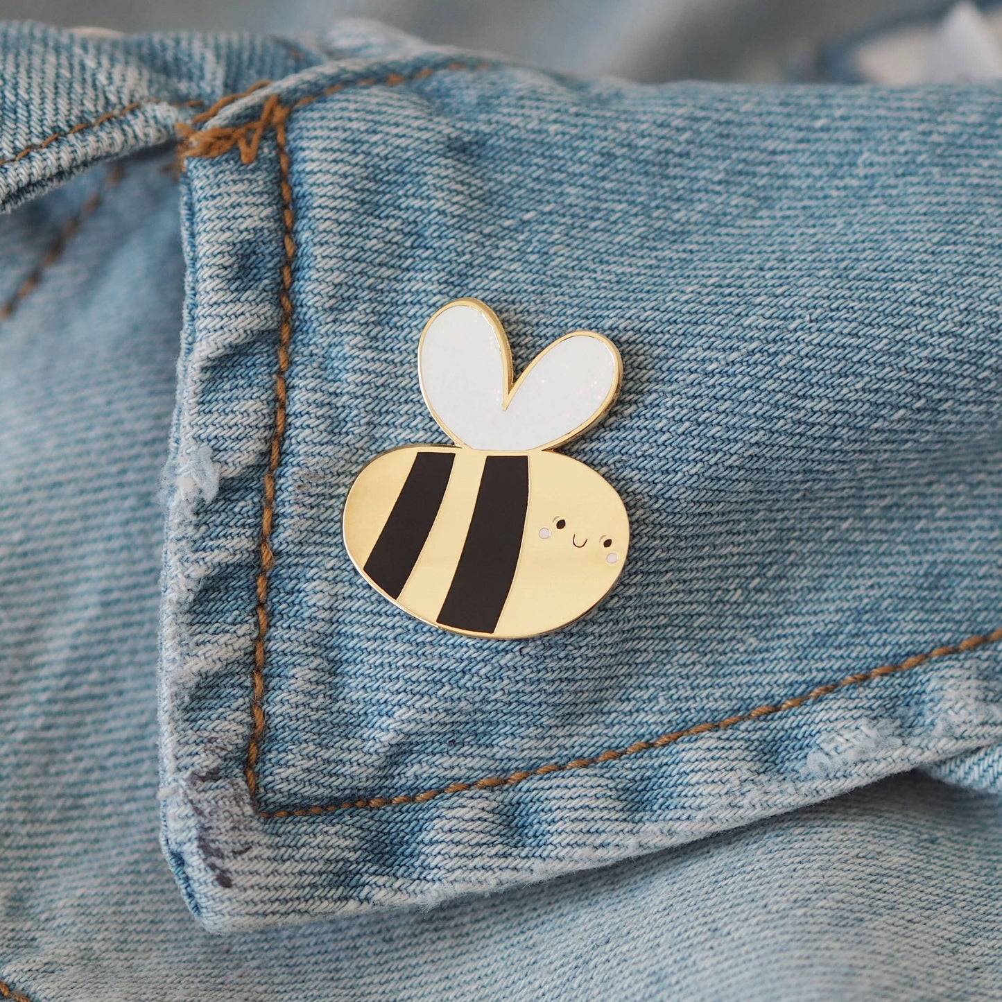 Bee Glitter Enamel Pin - Leo & Blossom